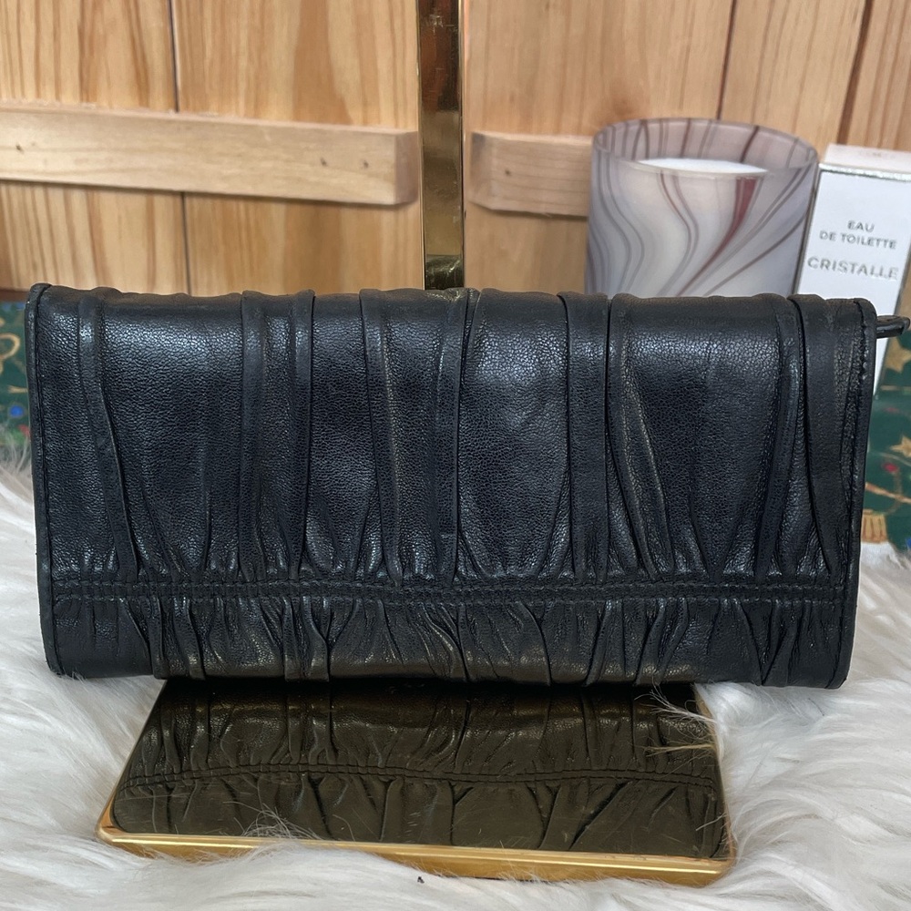 Prada Nappa Gaufre leather continental wallet with gold hardware - Picture 4 of 15